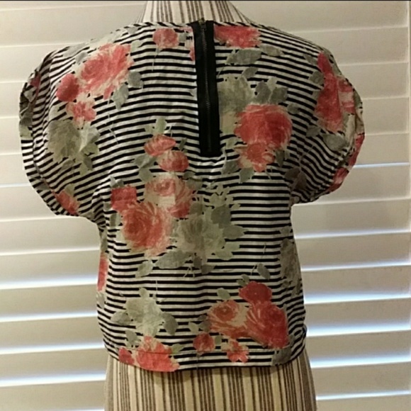 TopShop Floral Striped Boxy Crop Top - Picture 2 of 6